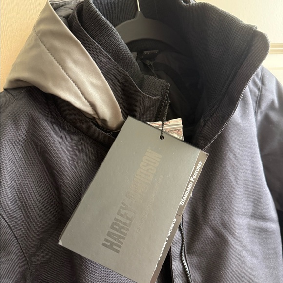 Harley-Davidson Black and Silver riding Jacket with reflective hood - Picture 5 of 8